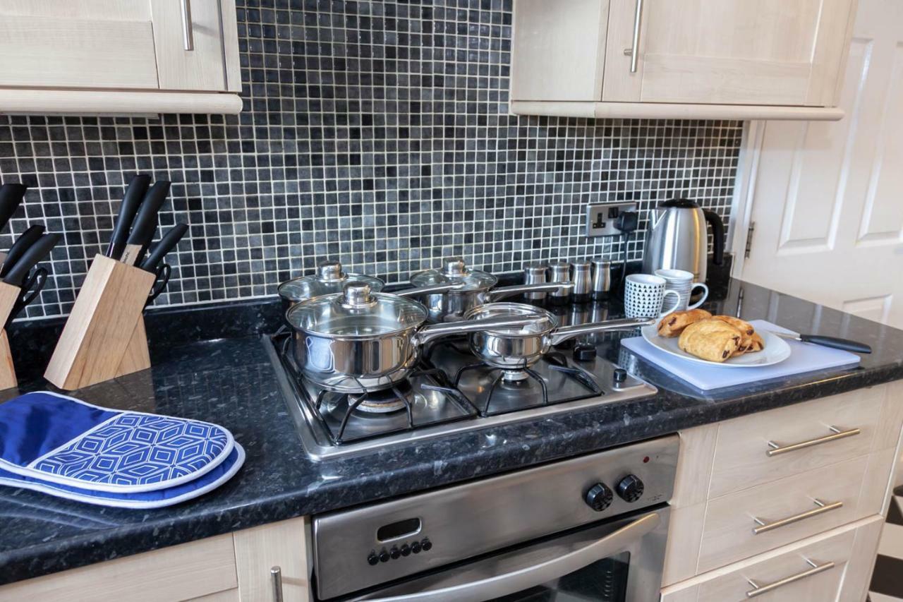 4 Bed Home, Driveway Parking Ideally Located In Latchford, Warrington - Executive St Marys House Екстер'єр фото