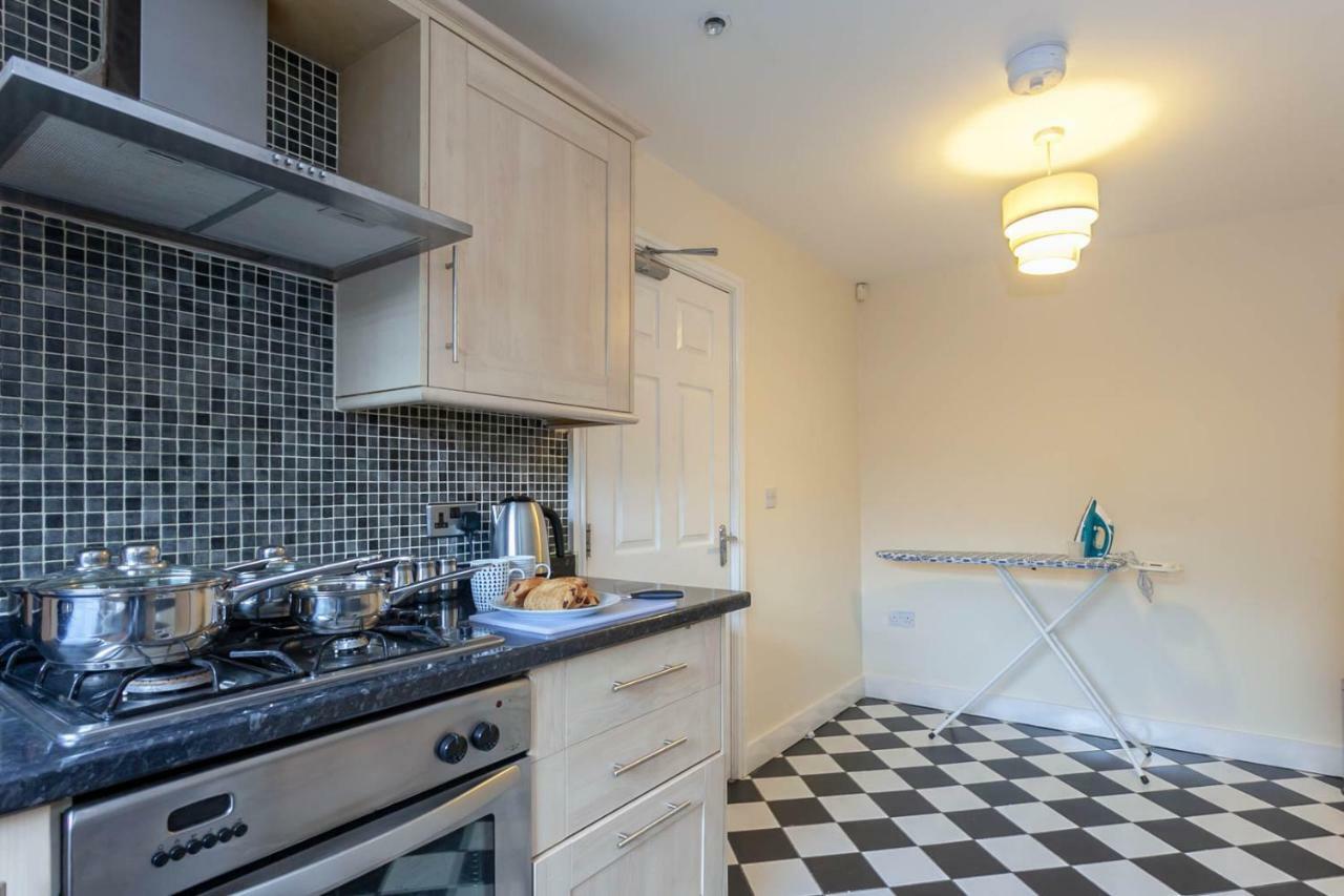 4 Bed Home, Driveway Parking Ideally Located In Latchford, Warrington - Executive St Marys House Екстер'єр фото