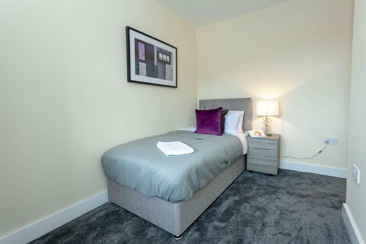 4 Bed Home, Driveway Parking Ideally Located In Latchford, Warrington - Executive St Marys House Екстер'єр фото