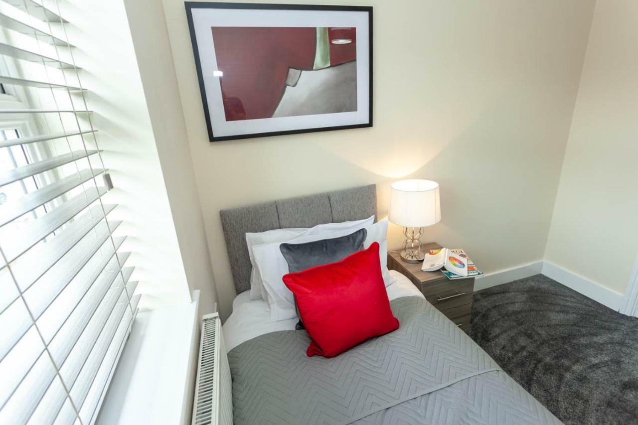 4 Bed Home, Driveway Parking Ideally Located In Latchford, Warrington - Executive St Marys House Екстер'єр фото