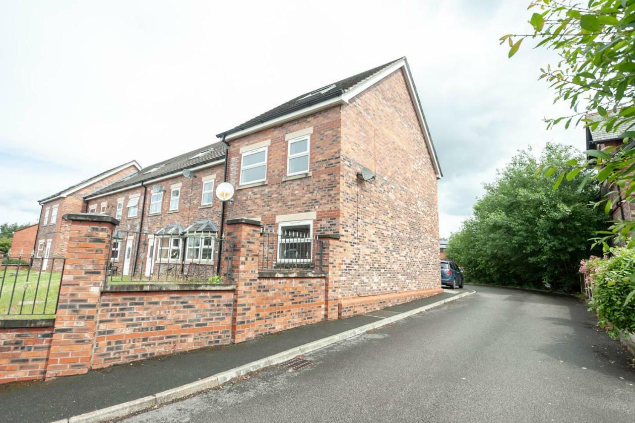 4 Bed Home, Driveway Parking Ideally Located In Latchford, Warrington - Executive St Marys House Екстер'єр фото