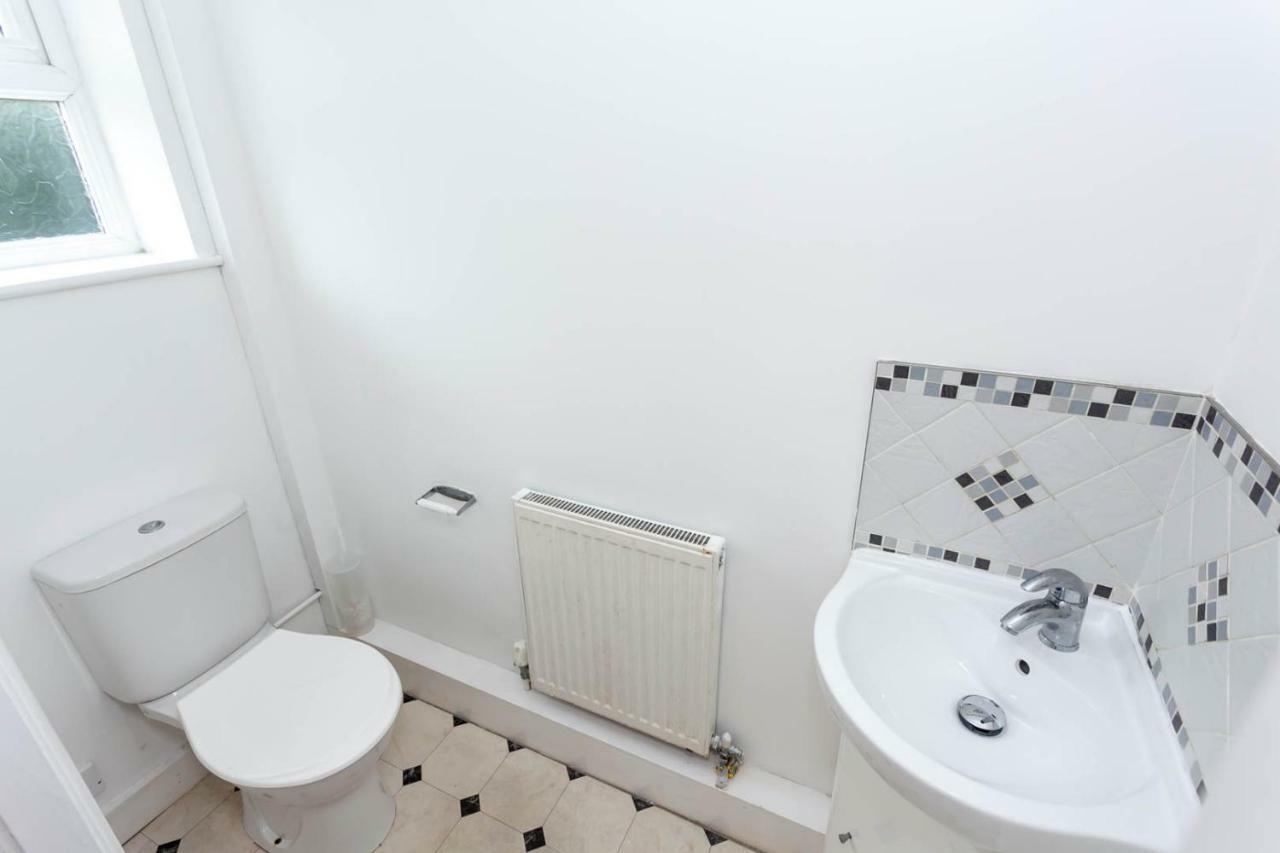 4 Bed Home, Driveway Parking Ideally Located In Latchford, Warrington - Executive St Marys House Екстер'єр фото